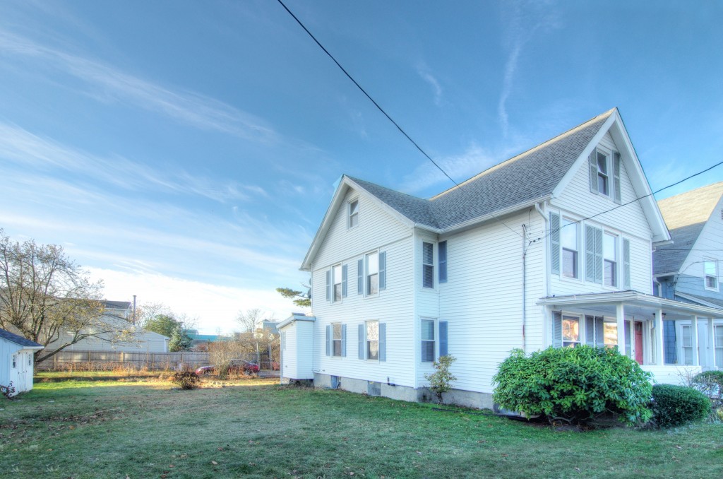 181 Brewster EXTERIOR SIDE BEST Black Rock Homes for Sale